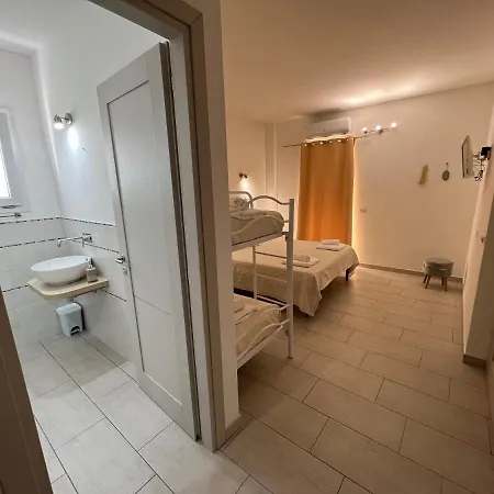 ゲストハウス Al Mare Da Francesca 3*