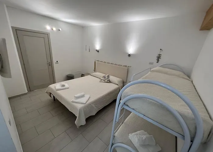 Al Mare Da Francesca 게스트하우스 3*