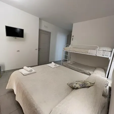 Al Mare Da Francesca 3* 奧爾比亞