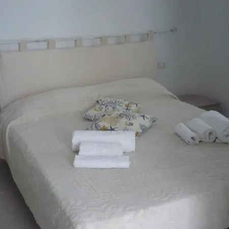 Al Mare Da Francesca Гостевой дом 3*