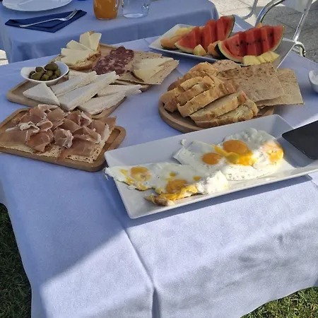 Al Mare Da Francesca בית הארחה